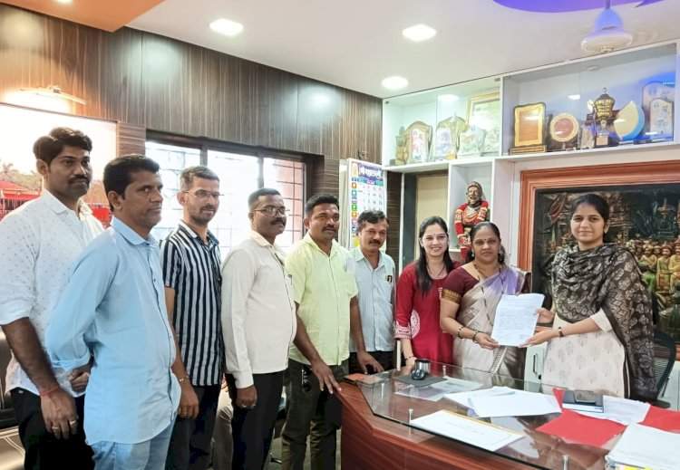 शिक्षकाच्या मागणीसाठी तळेबाजार ग्रामस्थांचे देवगड गटविकास अधिकारी यांना निवेदन. जास्त पटसंख्या असल्याने नवीन शिक्षक भरतीमध्ये आपल्या शाळेला प्राधान्य देणार गटशिक्षणाधिकारी श्रीरंग काळे यांची ग्वाही.