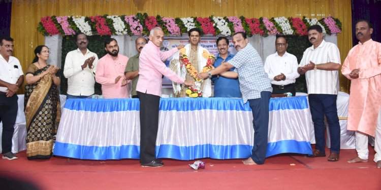 मुलांनी कौशल्य विकासाभिमुख शिक्षणाकडे वळावे : आमदार ॲड.निरंजन डावखरे. भाजपा वेंगुर्ला आणि कोकण कला व शिक्षण विकास संस्थेच्या वतीने गुणवंत विद्यार्थी आणि मुख्याध्यापक सन्मान सोहळा संपन्न.