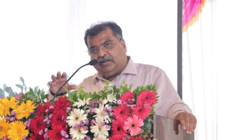 रेल्वे स्थानकांच्या सुशोभिकरणातून जिल्हा विकासाचे प्रतिबिंब दिसेल : पालकमंत्री रविंद्र चव्हाण.  पालकमंत्र्यांच्या हस्ते रेल्वेस्थानक सुशोभिकरण लोकार्पण.