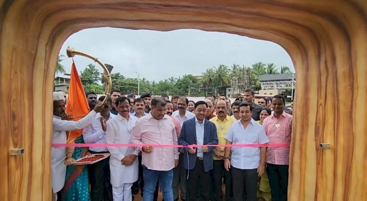 रेल्वे स्थानकांच्या सुशोभिकरणातून जिल्हा विकासाचे प्रतिबिंब दिसेल : पालकमंत्री रविंद्र चव्हाण.  पालकमंत्र्यांच्या हस्ते रेल्वेस्थानक सुशोभिकरण लोकार्पण.