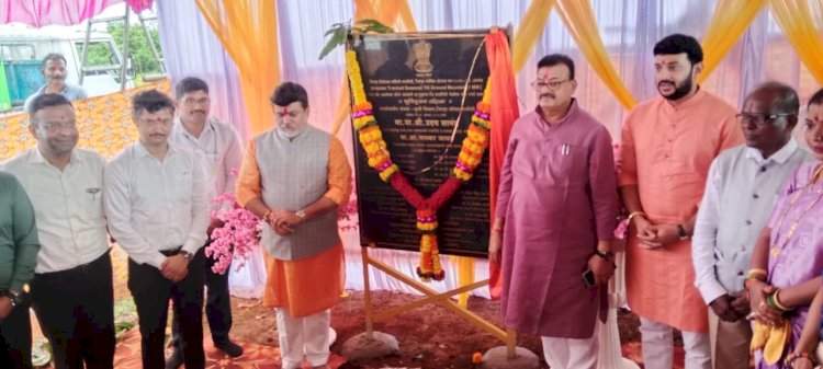 प्रत्येक तालुक्यात १ मेगा वँट सौर ऊर्जा प्रकल्प करू : पालकमंत्री उदय सामंत. गुहागर तालुक्यातील वरवेली येथे सौर ऊर्जा प्रकल्पाचे भूमिपुजन.
