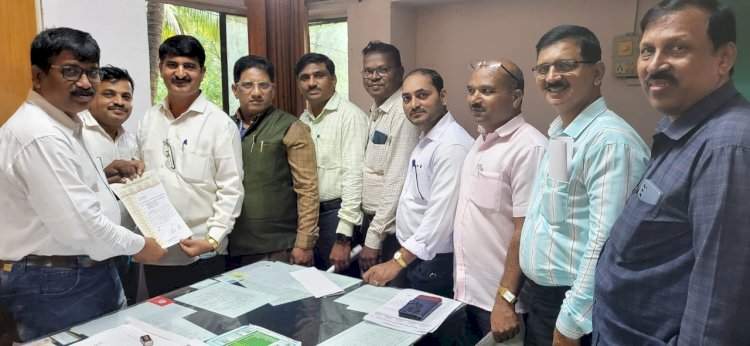 सिंधुदुर्ग जिल्हा केंद्रप्रमुख समन्वय समितीच्या वतीने विविध मागण्यांसाठी शिक्षणाधिकारी यांना दिले निवेदन.