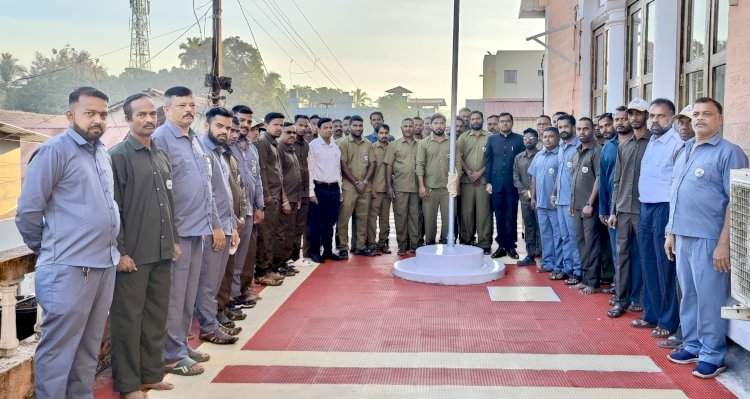 प्रजासत्ताक दिनानिमित्त वेंगुर्ले नगर परिषद तर्फे सफाई कर्मचाऱ्यांचा सन्मान