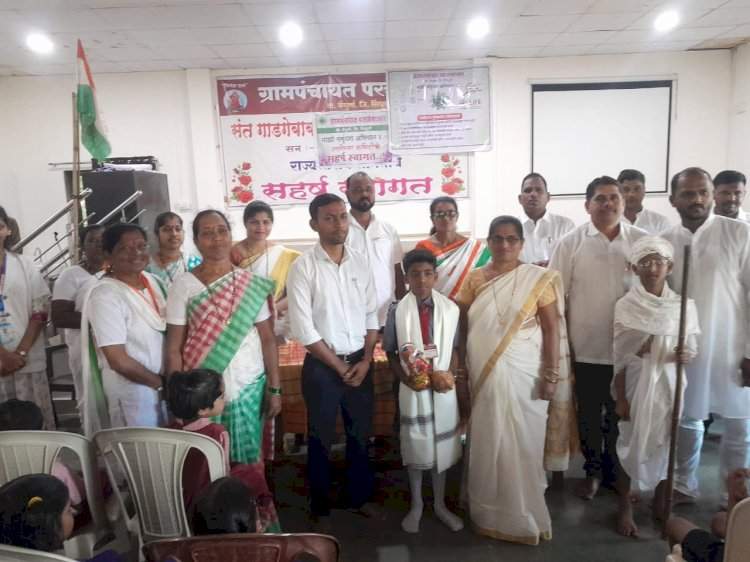 गणित प्रज्ञा प्रमाणपत्र धारक चैतन्य परुळेकर याचा परुळे ग्रामपंचायतीच्या वतीने सत्कार.