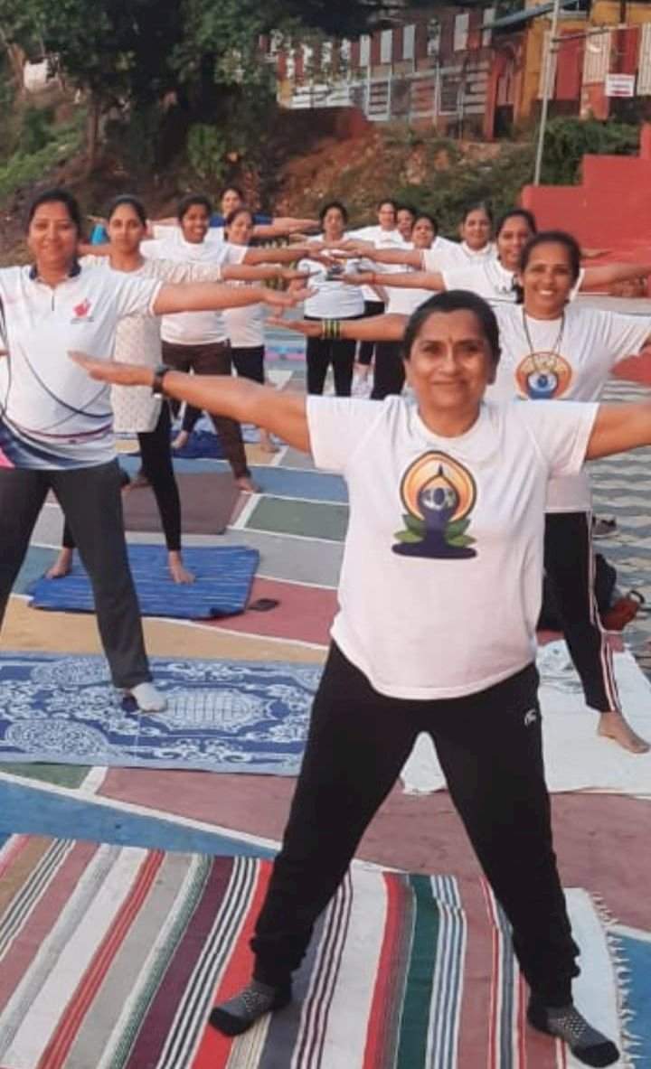 डॉ. वसुधाज योगा ॲकॅडमी आणि लिनेस क्लब यांच्या संयुक्त विद्यमाने आंतरराष्ट्रीय महिला दिन साजरा
