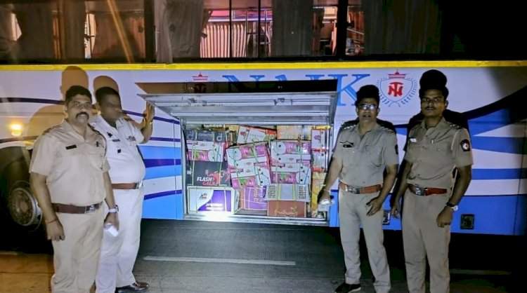 सिंधुदुर्ग आरटीओची खाजगी बसवर धडक कारवाई