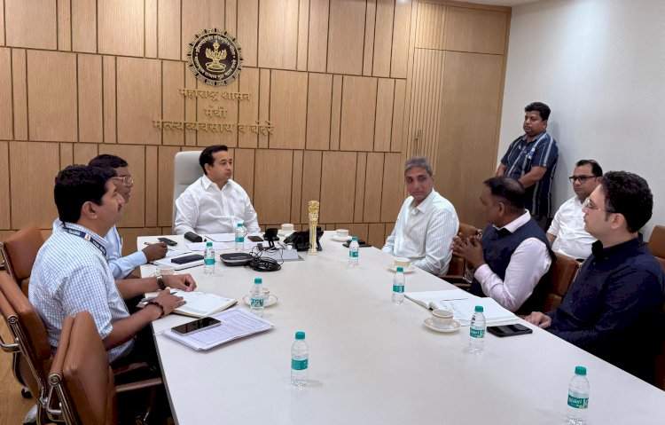 चिपी विमानतळाच्या विकासासाठी पालकमंत्री नितेश राणेंची अधिकाऱ्यांशी बैठक