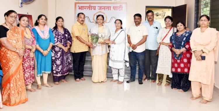 महाराष्ट्र शासनाचा अहिल्यादेवी होळकर पुरस्कार प्राप्त प्रज्ञा परब यांचा भाजपाच्या वतीने सत्कार