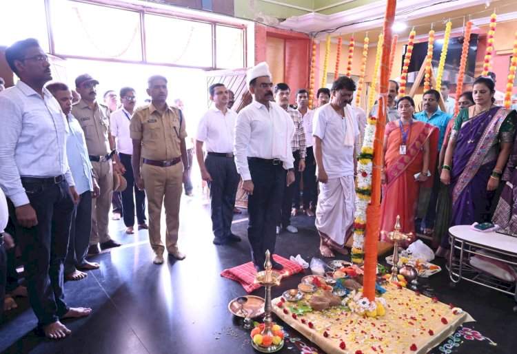 शिवस्वराज्य दिनी जिल्हाधिकारी यांचे छत्रपती शिवाजी महाराजांना अभिवादन