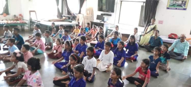 परुळे बाजार येथे आंतरराष्ट्रीय योग दिनानिमित्त योग शिबिराचे आयोजन