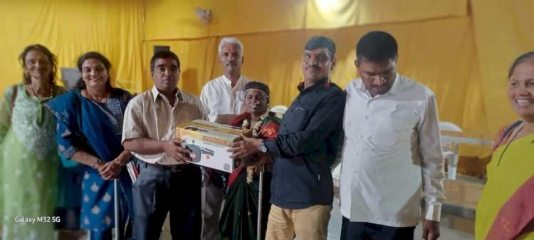 आई वडिलांचे छत्र हरपलेल्या दिव्यांग रेश्मा कदम विवाह बंधनात