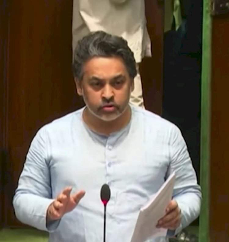 अधिवेशनाच्या पहिल्याच दिवशी आमदार निलेश राणे यांनी मांडला अभ्यासपूर्ण मुद्दा