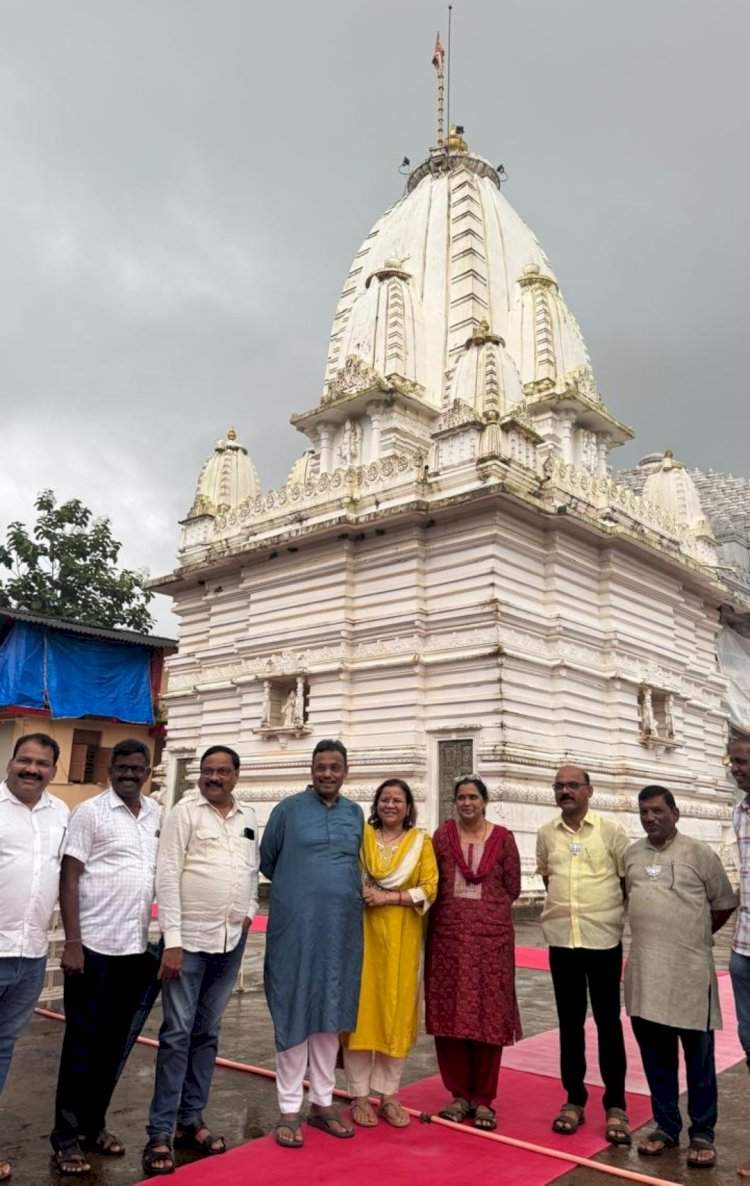 भाजपचे राष्ट्रीय सरचिटणीस विनोद तावडे भराडी माते चरणी नतमस्तक