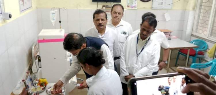 सावंतवाडी उपजिल्हा रुग्णालयातील दोन डायलिसिस मशीनचे आमदार केसरकर यांच्या हस्ते लोकार्पण