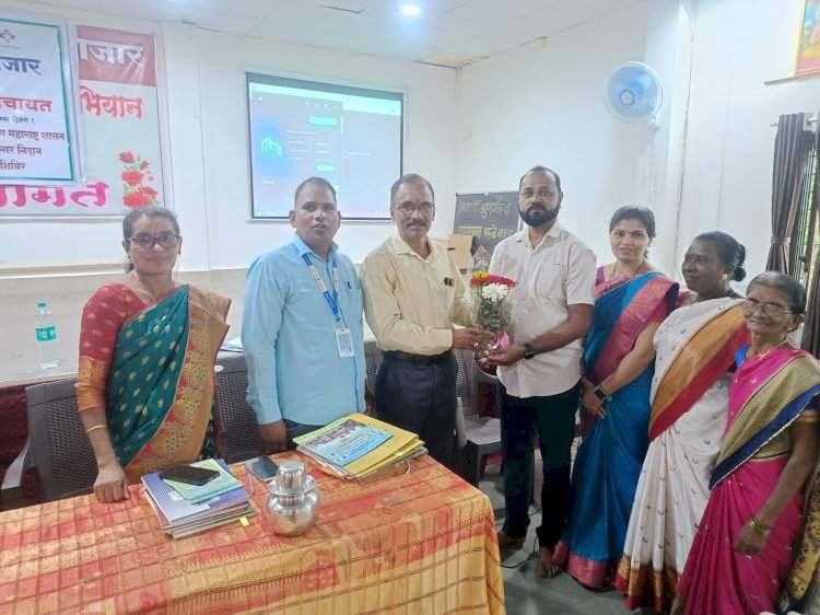 परुळेबाजार तंटामुक्त गाव समितीच्या अध्यक्ष पदी विजय परब यांची निवड