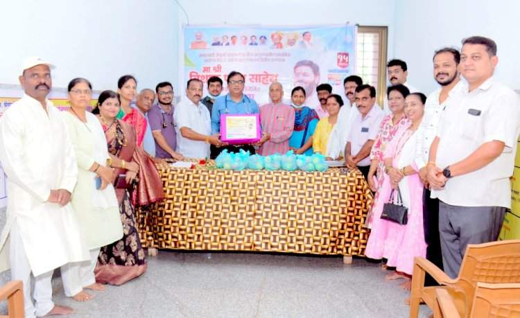 “युवा नेते विशाल परब यांचा वाढदिवस ठरला सेवाभावाचा उत्सव!”.......वेंगुर्ले उपजिल्हा रुग्णालयात रुग्णांना फळवाटप व वैद्यकीय साहित्य प्रदान