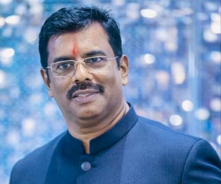 जिल्हा परिषद निवडणुकीत प्रमोद कामत यांची बिनविरोध निवड.....अपक्ष उमेदवार सुशांत पांगम यांची माघार