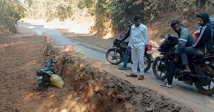 तिलारी दोडामार्ग रस्त्यावर भीषण अपघात