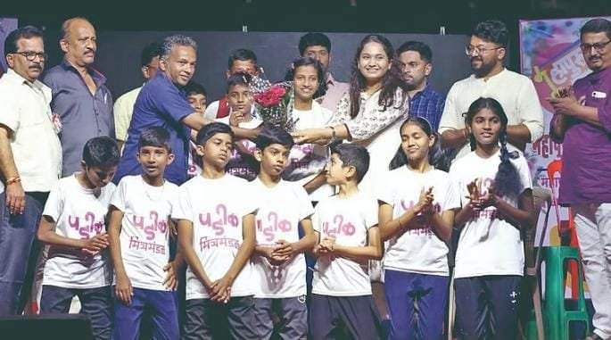 'पडीक' एकांकीकेने जिंकली रसिकांची मने!.....बालकलाकारांच्या दमदार अभिनयाने महापुरुष महाउत्सव रंगतदार