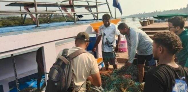 समुद्रातून ७०० कीलो जाळे काढून समुद्री जीवांना जीवनदान