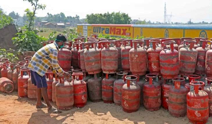 सिंधुदुर्ग जिल्ह्यात गॅसचा पुरेसा साठा उपलब्ध....जिल्हा पुरवठा विभागाची माहिती