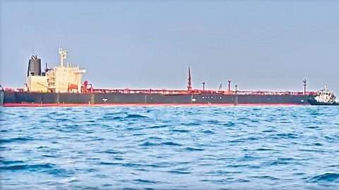 एलपीजी, कच्चे तेलाची दोन जहाजे दाखल