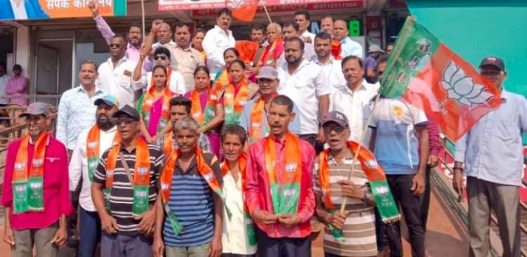 वाडा येथील उबाठाच्या अनेक कार्यकर्त्यांचा भाजपात प्रवेश
