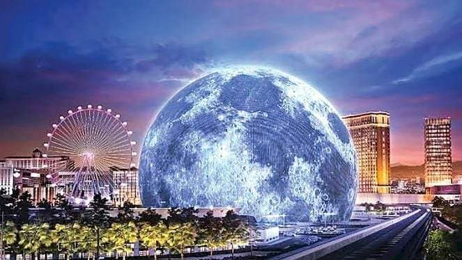 मैदानात बसून मनोरंजनातून अंतराळ सफर