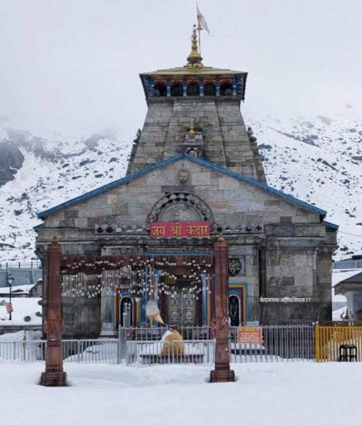 केदारनाथ येथे हिमवर्षाव