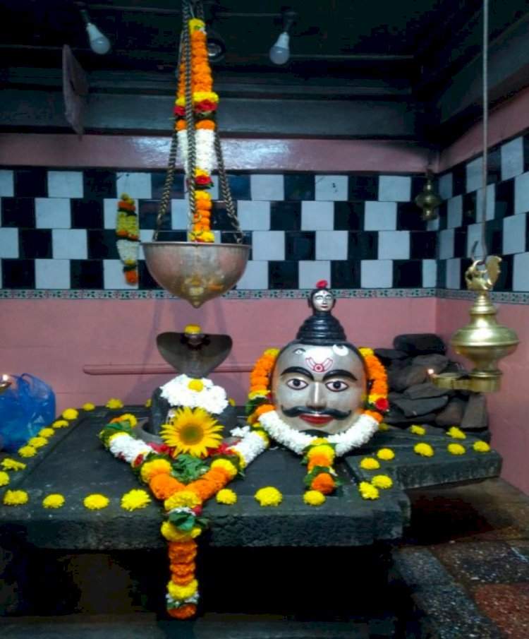 खा. नारायण राणे यांच्या वाढदिवसानिमित्त नेरूरात साकडे.....श्री देव कलेश्वर चरणी 'लघुरुद्र' अभिषेक