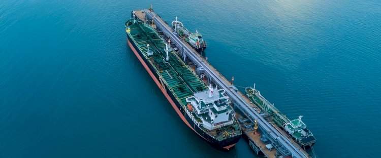 जागतिक तेलाच्या किमतीत मोठी वाढ