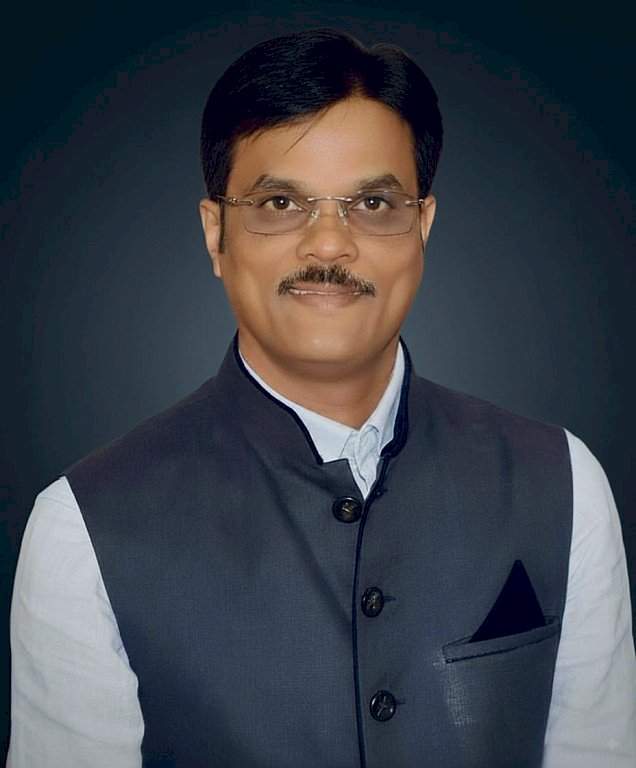 सावंतवाडीतील बॅरिस्टर नाथ पै सभागृहाचा कायापालट होणार- अनिल निरवडेकर