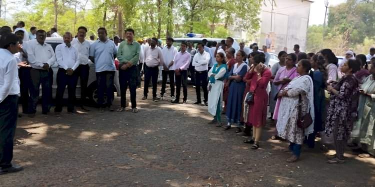सिंधुदुर्गात सरकारी कर्मचाऱ्यांचा एल्गार....प्रलंबित मागण्यांसाठी बेमुदत संप