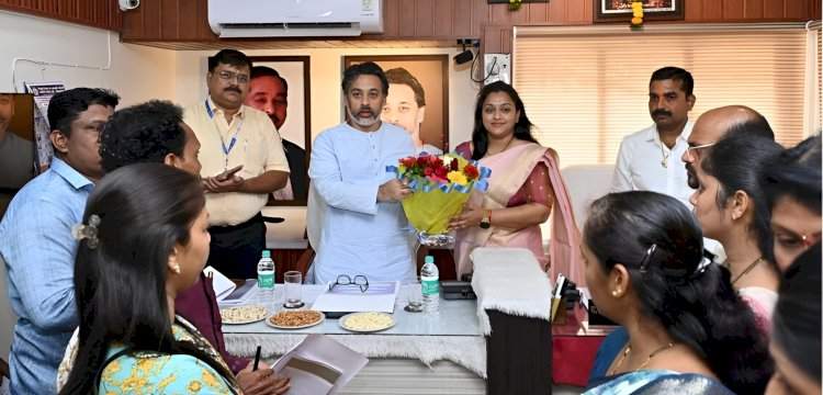 जी कामे प्रगतीपथावर आहेत ती लवकर पूर्ण करा - आमदार निलेश राणे 