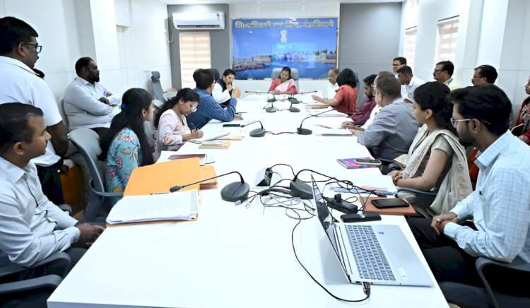 आमदार दीपक केसरकर यांच्या उपस्थितीत विविध विकासकामांप्रश्नी आढावा बैठक