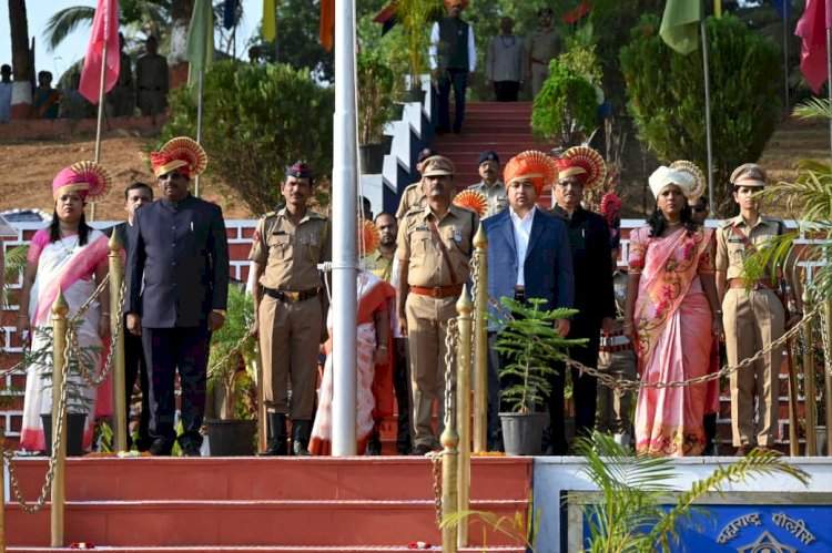 सिंधुदुर्ग जिल्ह्याच्या सर्वांगीण विकासासाठी कटिबद्ध- पालकमंत्री नितेश राणे