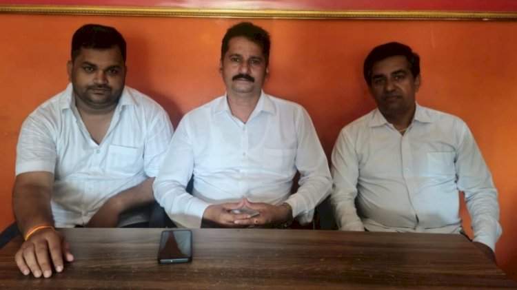 'वैभव नाईक यांनी राजन तेलींचे पाय धरावेत'...अरविंद करलकर यांचा घणाघात