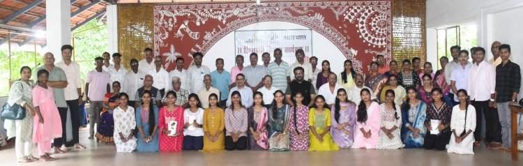 जिल्ह्यातील २२ विद्यार्थ्यांना शिष्यवृत्ती प्रदान, सेवा सहयोग संस्थेचा उज्वल कार्य