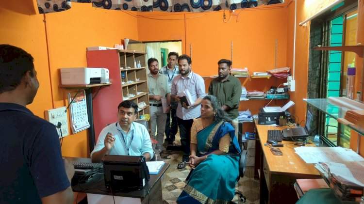 जिल्हाधिकारी तृप्ती धोडमिसे यांची आपले सरकार सेवा केंद्रांना भेट.....नागरिकांशी संवाद साधत प्रणालीतील अडचणींचा घेतला आढावा