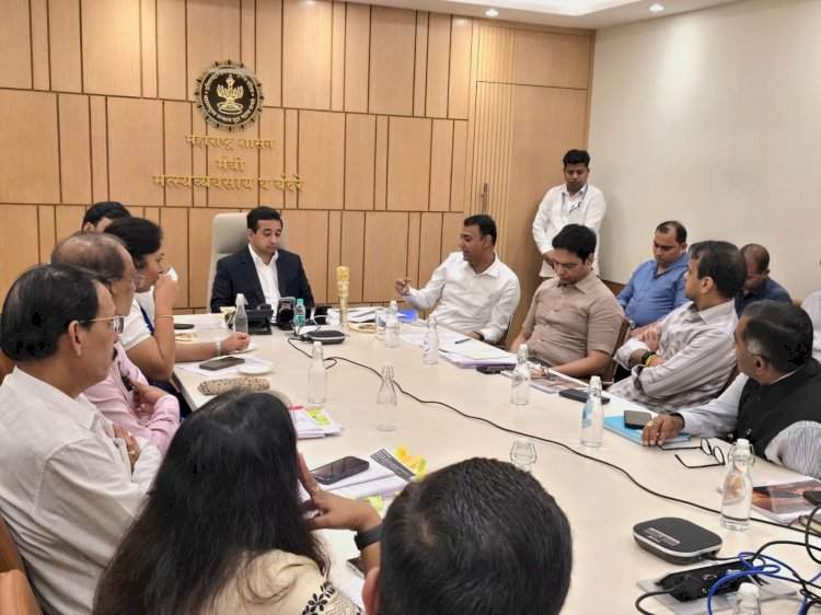 गणेशोत्सवापूर्वी सिंधुदुर्गातील रस्त्यांची दुरुस्ती तातडीने पूर्ण करा....मत्स्य व्यवसाय व बंदरे मंत्री नितेश राणे यांचे निर्देश