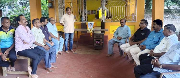 ज्येष्ठ पत्रकार के.जी. गावडे यांना मठमध्ये भावपूर्ण श्रद्धांजली