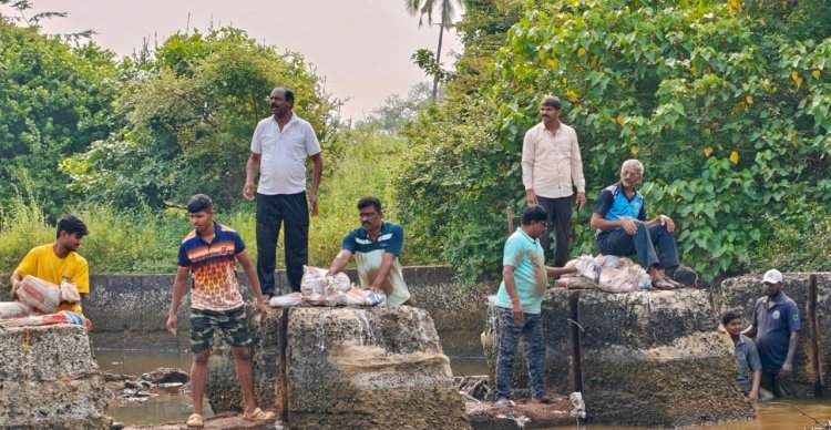 वेंगुर्ला नगरपरिषदेच्यावतीने लोकसहभागातून वनराई बंधारा पूर्ण...